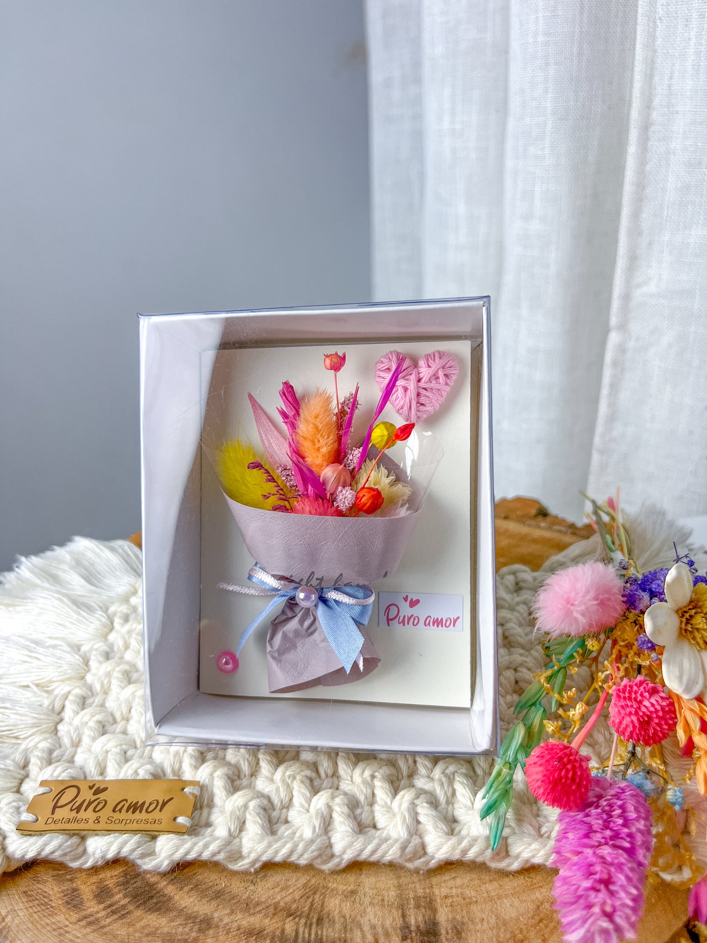 Tarjeta personalizadas con mini bouquet de flores eternas