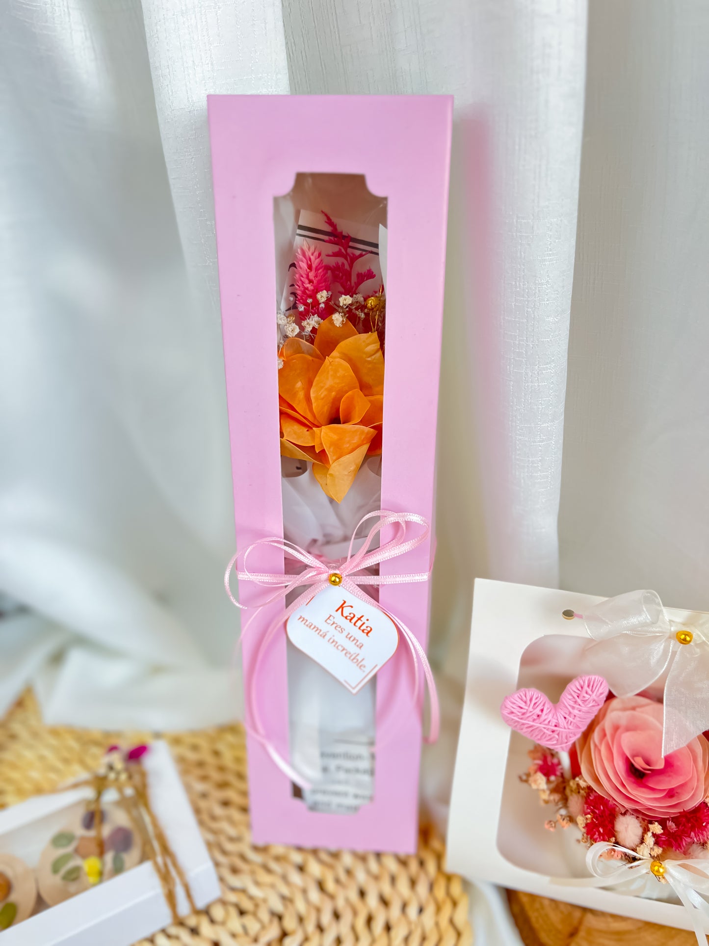Ramo de flores en caja