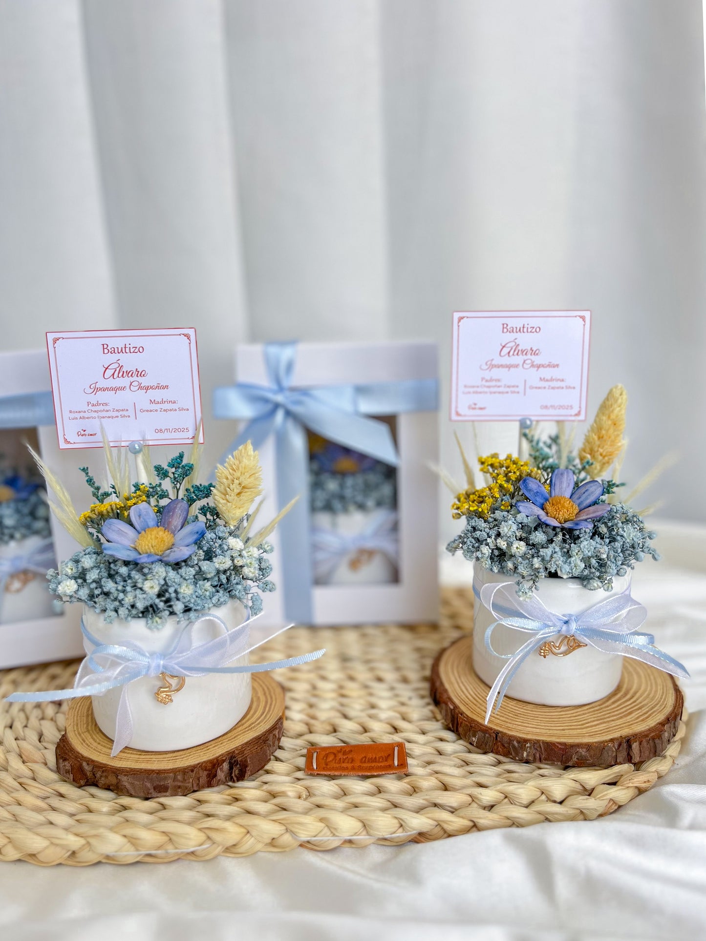 Recuerditos en macetas acompañado de flores secas y preservadas